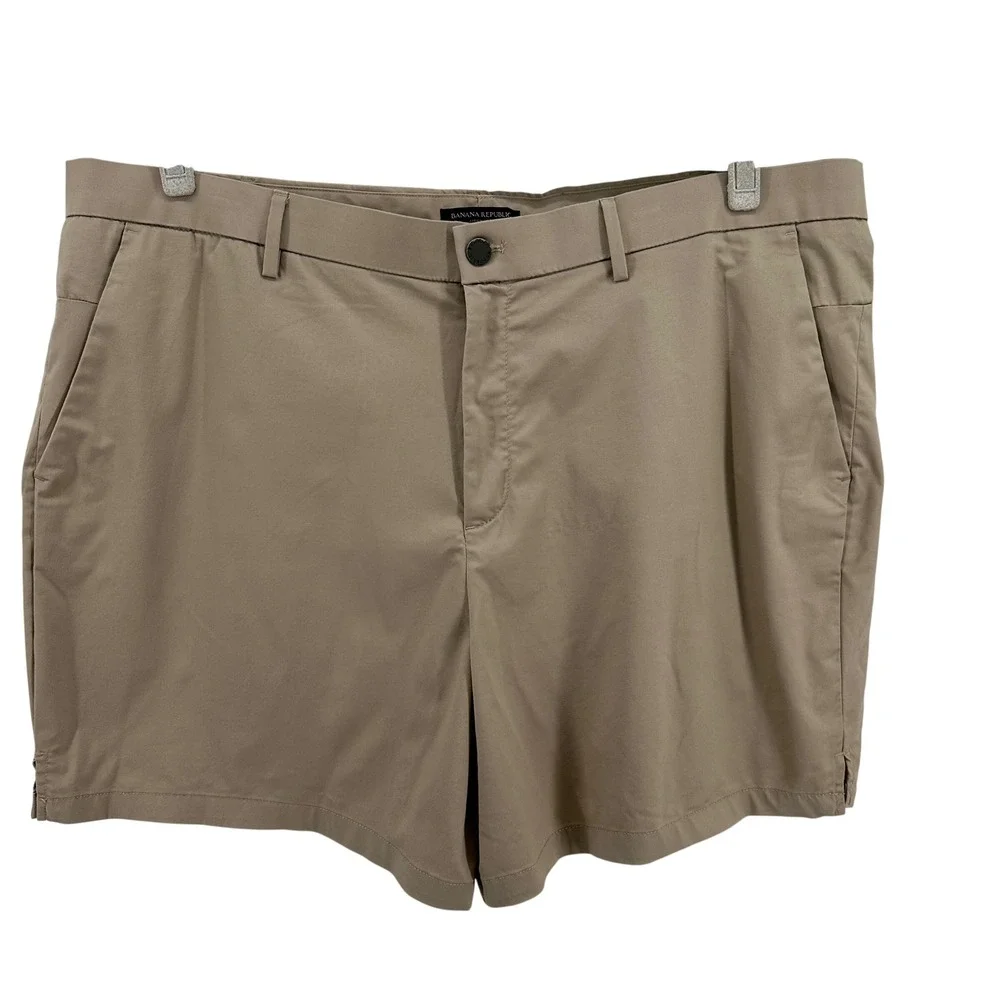 Banana Republic Aiden Short Mens 44 Tan‎ Khaki Chino Stretch Shorts